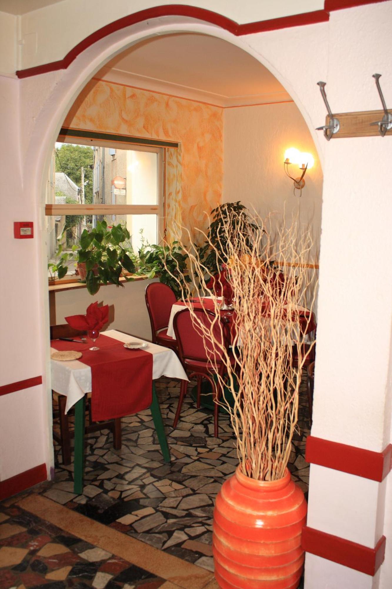 Hotel Le Bearn Bagneres-de-Bigorre Exterior photo